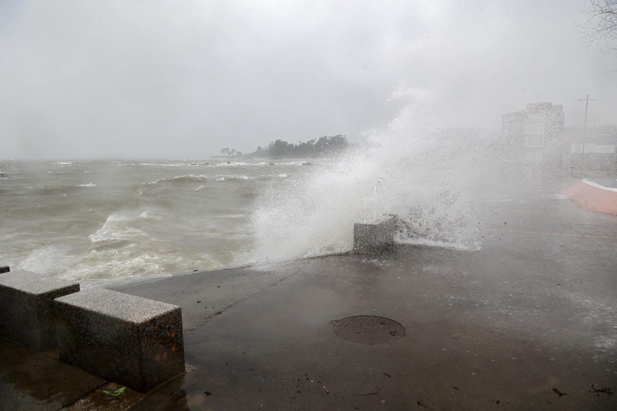 Temporal karlotta mar fuerte oleaje a illa