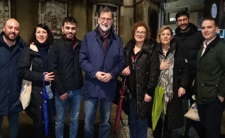 Mariano Rajoy visita los comercios de Vilagarcía para respaldar las políticas de Rueda