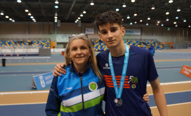 Pedro Reino y Álex César se cuelgan medallas autonómicas y Celia Castro bate un record gallego sub 18