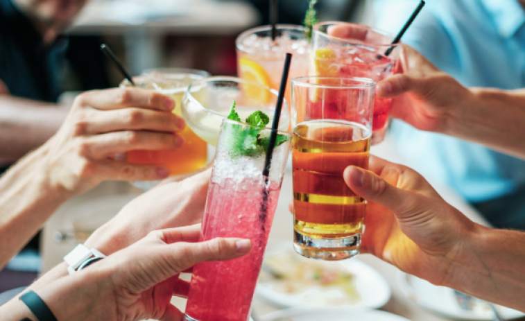 Beber alcohol, incluso eventualmente, está detrás del 55% de los casos de cáncer de hígado