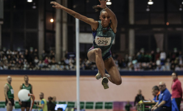 Ana Peleteiro brilla en el Campeonato de España de Atletismo