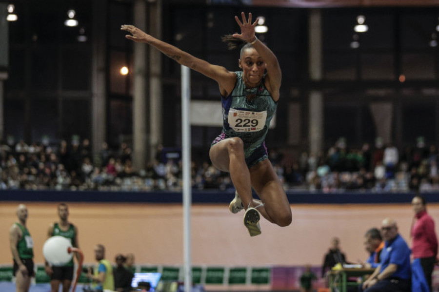 Ana Peleteiro brilla en el Campeonato de España de Atletismo