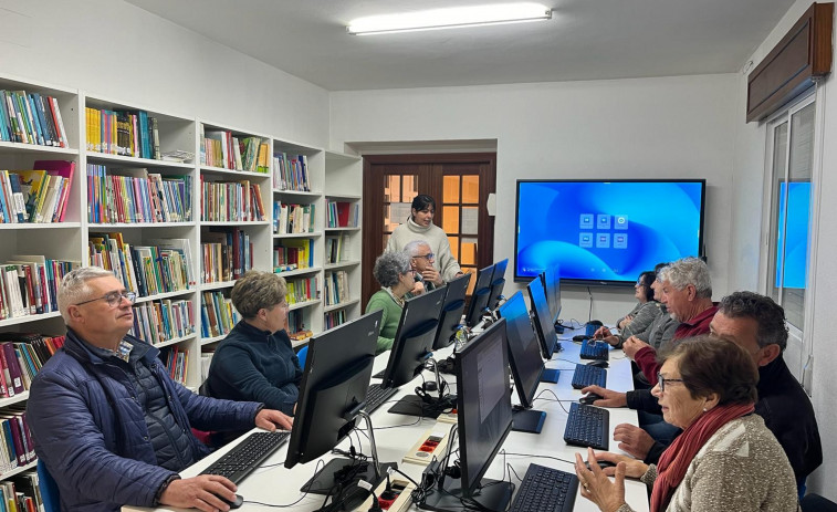 La nueva aula de capacitación digital de Cambados agota las plazas de su primer bloque de cursos