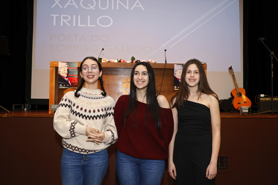 Ángeles Rey, Alejandra Otero y Lucía García recogen su Xaquina Trillo
