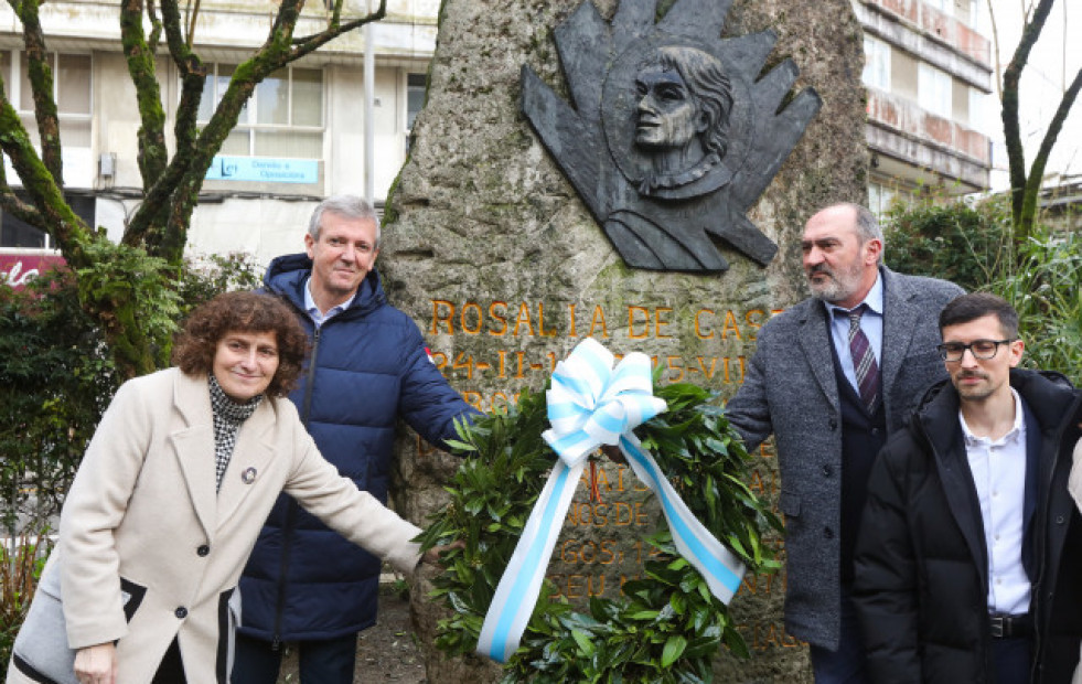 Poemas, flores e música para conmemorar o 187 aniversario do nacemento de Rosalía