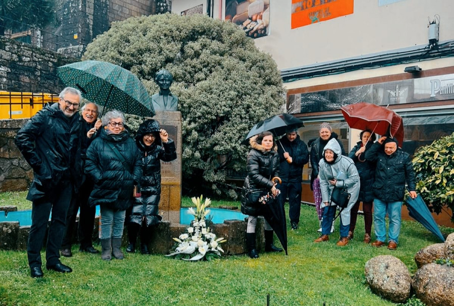 A "misteriosa regadeira" de Rosalía de Castro non falla na súa homenaxe en Carril