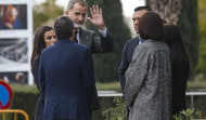 Los Reyes se reúnen con vecinos afectados por el incendio en Valencia