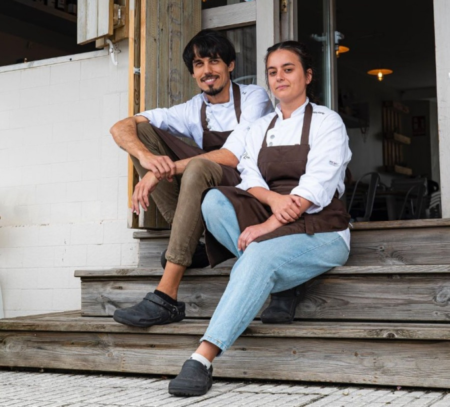 Álex Falcón y Alba Aguiar, de D'Leria, optan al Cociñeiro Galego 2024