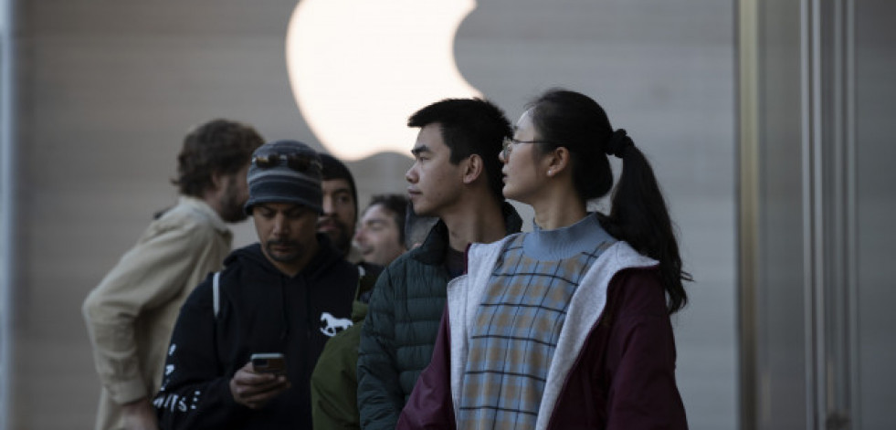 Multa de 1.840 millones a Apple por obstruir la competencia a su servicio de música