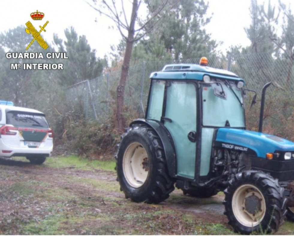 Guardia Civil Caldas robo tractor