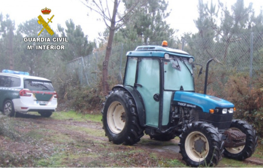 Investigan a un hombre de 33 años acusado de robar tractor y maquinaria a vecinos de Caldas