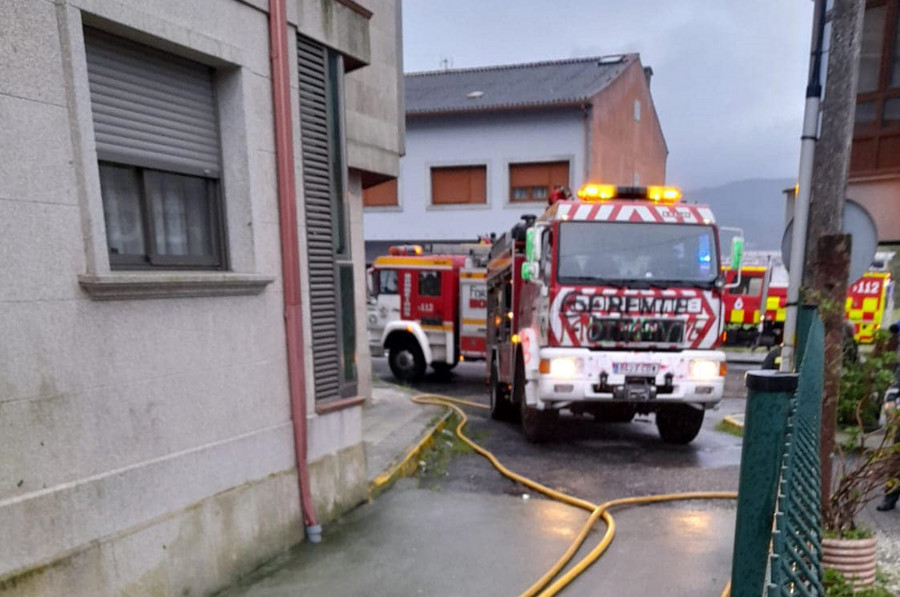 La Guardia Civil investiga las causas de un incendio en un piso de Cabo de Cruz