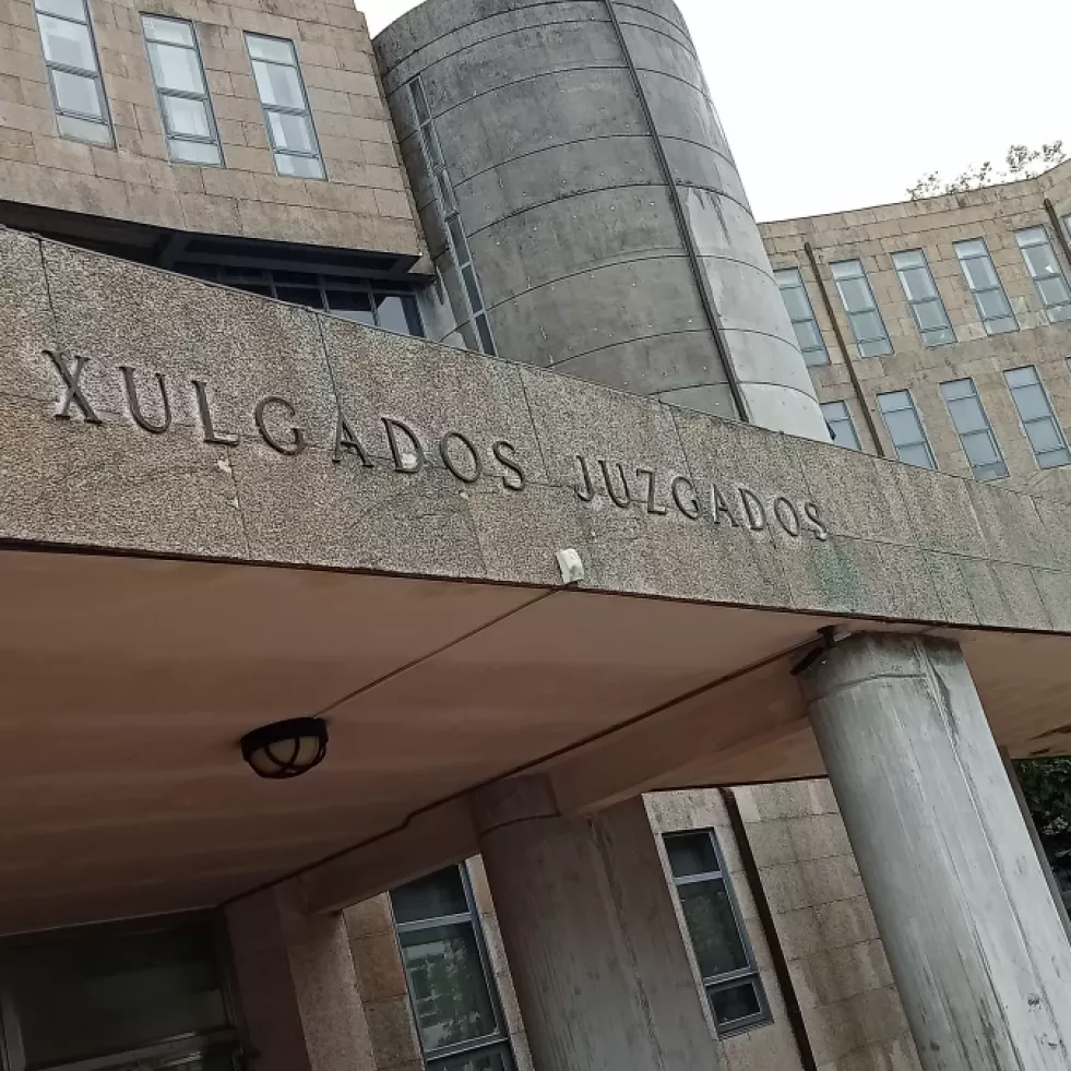 Piden entre 4 y 5 años de cárcel para una pareja que dirigía un colegio en Boiro por coaccionar a trabajadores