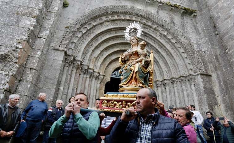 La fiesta de la Romería das Cabezas de A Armenteira ya tiene cartel