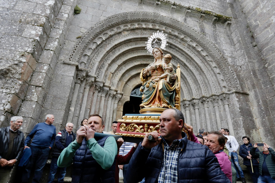 La fiesta de la Romería das Cabezas de A Armenteira ya tiene cartel