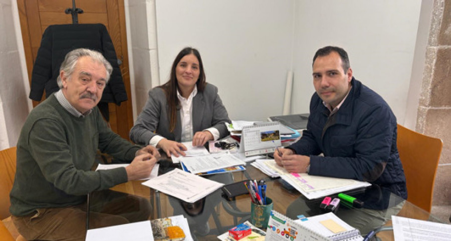 Caldas renueva el convenio con Amigos de Galicia, que incluye el plan de lucha contra la pobreza