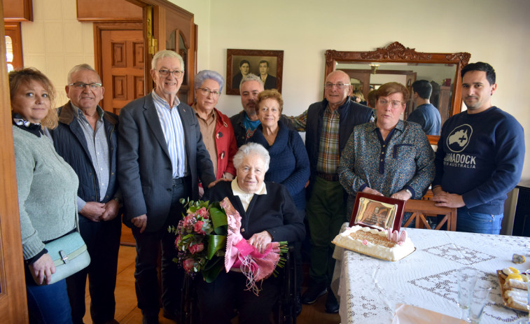 Dolores Benilde Castaño, vecina de Laxes, ingresa en el club de centenarias Valga