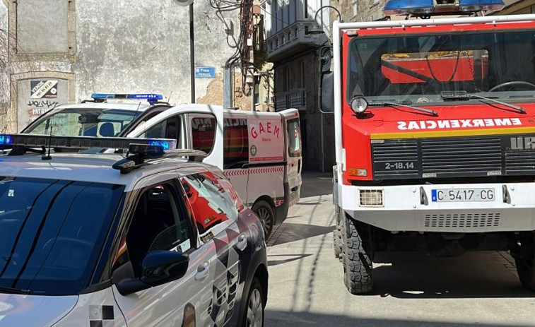 El aviso de un fuerte olor a gas en Bandourrío movilizó a Bomberos, Policía Local y GAEM de Ribeira