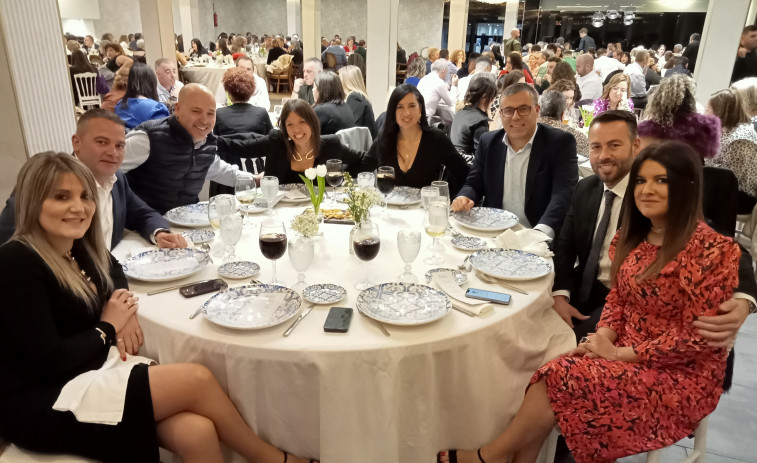 La cena benéfica de la junta local de la AECC ribeirense alcanzó nuevo record de asistencia con 520 invitados