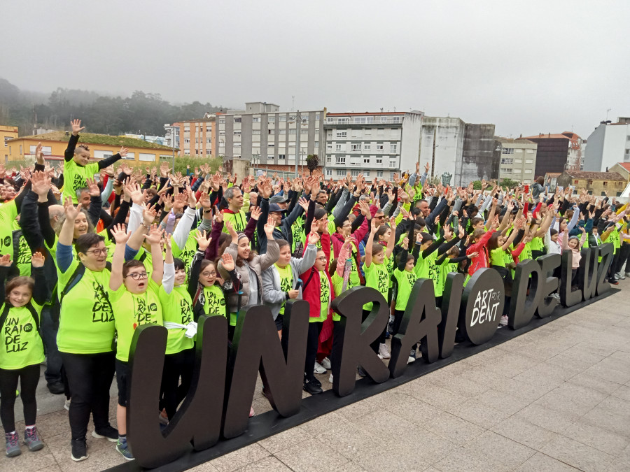 Ribeira fue un “raio” de luz con la primera andaina solidaria para dar visibilidad a la enfermedad de Dent
