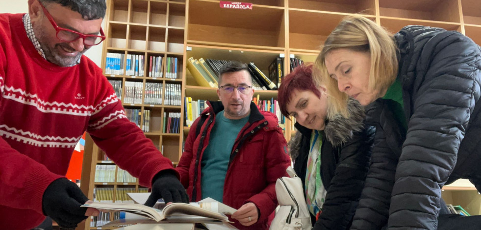 Dos profesoras de Matemáticas y un inspector educativo de Rijeka conocen el sistema de enseñanza en el IES de Rianxo