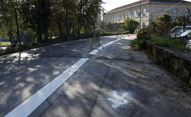 Quejas en Marxión por problemas en el asfalto de viales y el estado de las aceras