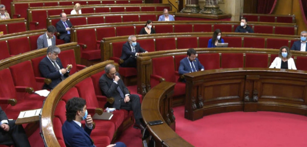 El PSC ganaría las elecciones en el Parlament con 35-42 escaños, según una encuesta