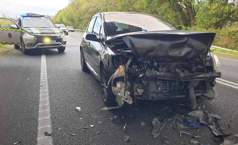 Tres menores resultan heridos en una colisión por alcance con cuatro coches implicados en Ribadumia