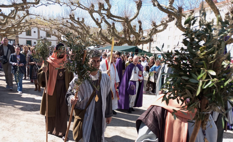 Rianxo, A Pobra y Boiro celebran con gran fervor la festividad del Domingo de Ramos