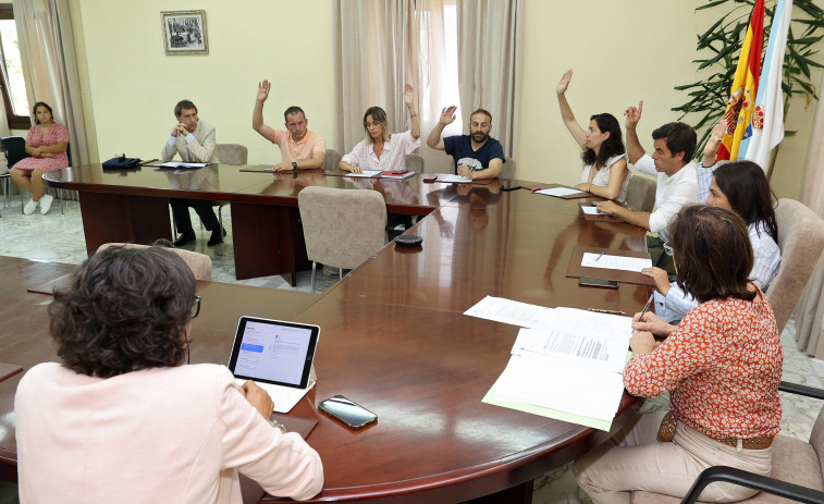 Las arcas de Meis, a debate: Abismo y déficit para el PP, remanente de tesorería positivo para el PSOE