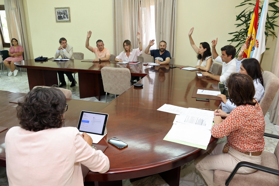 Las arcas de Meis, a debate: Abismo y déficit para el PP, remanente de tesorería positivo para el PSOE