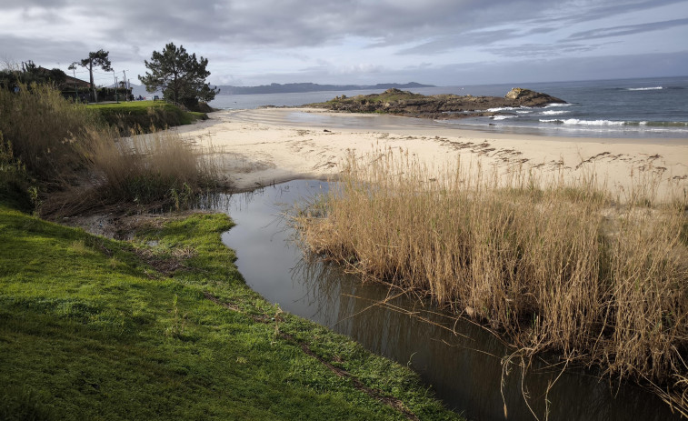 Recuperar el cauce del río de Areas y proteger el espacio dunar tendrá un coste de 37.000 euros