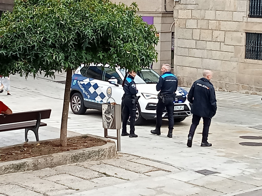 Buscan a un varón que agredió en Ribeira a su hijo y su mujer, de la que está en trámites de separación