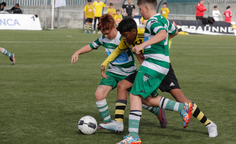 Arrancan las previas del Arousa F7 y del torneo del Arosa con 1.700 niños