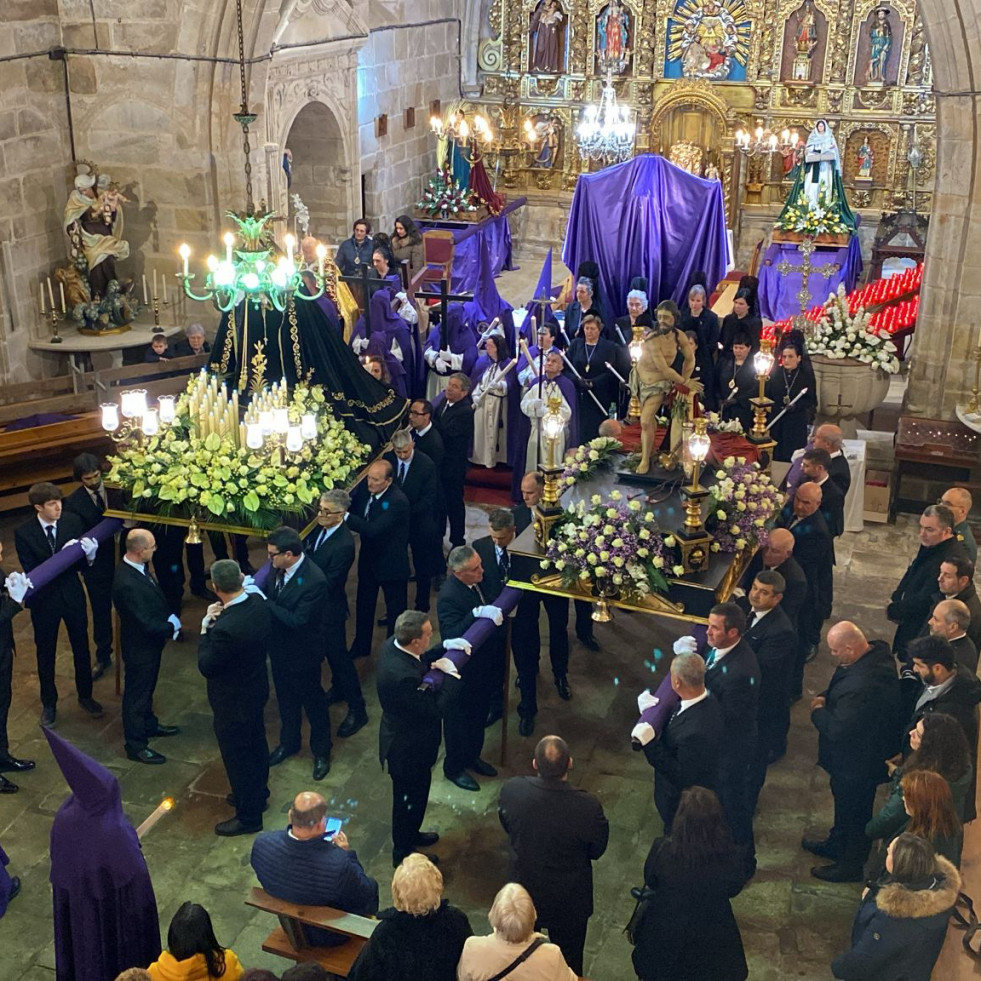 La procesión del Ecce Homo y La Soledad queda sin salir en Rianxo y se desarrolló dentro de la iglesia de Santa Columba