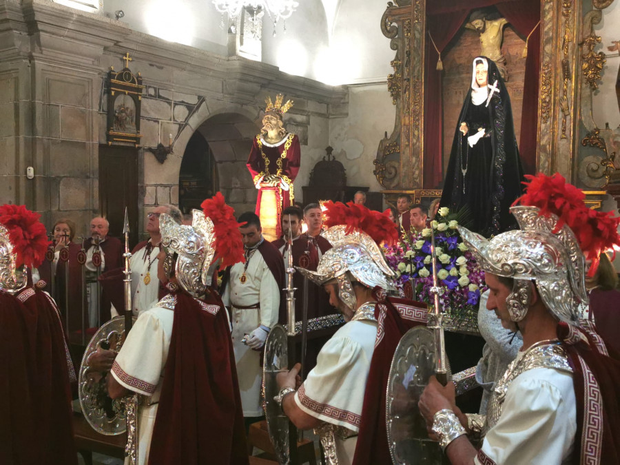 Las imágenes del Ecce Homo y de la Virgen de la Amargura se quedan sin salir en procesión en Boiro debido a la lluvia