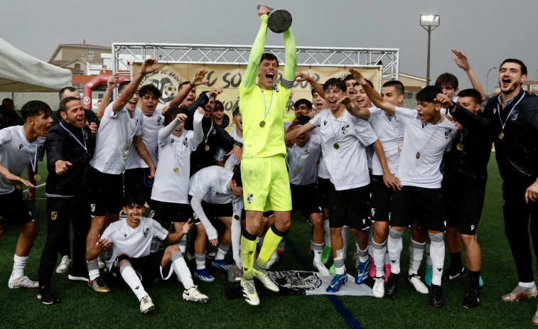 El Vitória de Guimarães se lleva el título en Vilaxoán