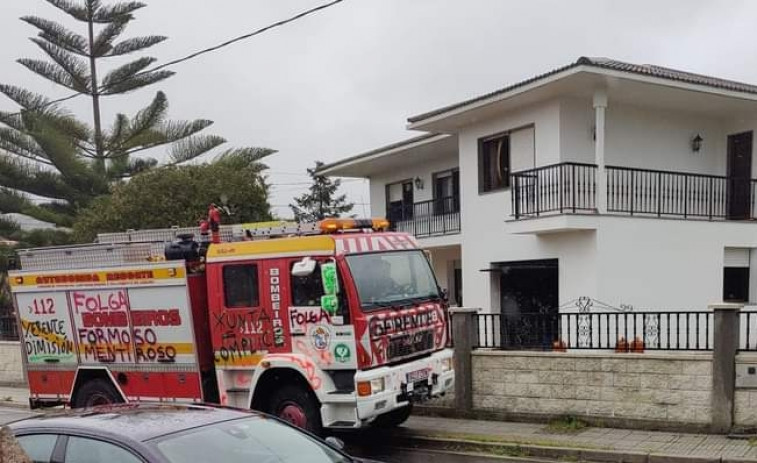 Registrado un incendio con tres focos en una vivienda del lugar de Bretal, en la parroquia ribeirense de Olveira