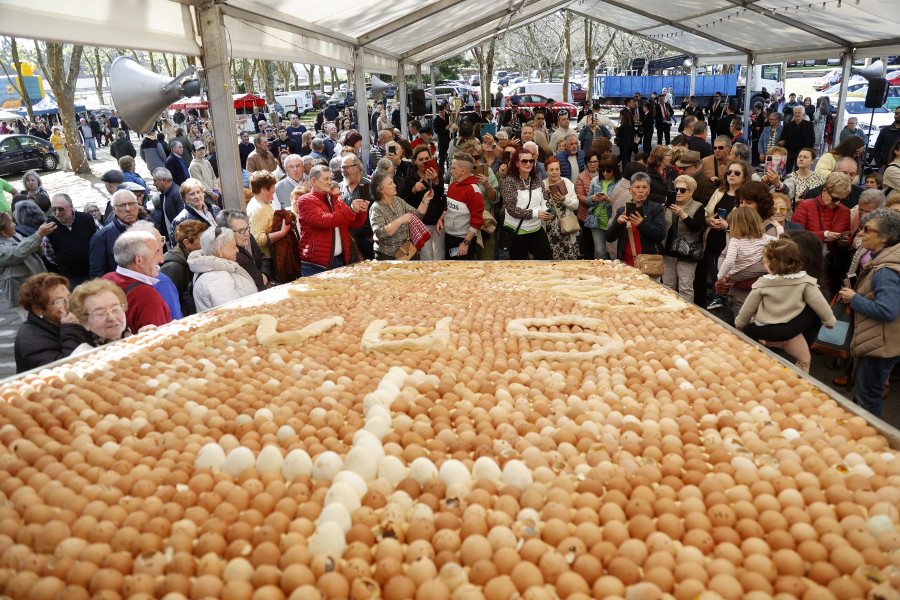 El bollo gigante de San Gregorio acapara todas las miradas