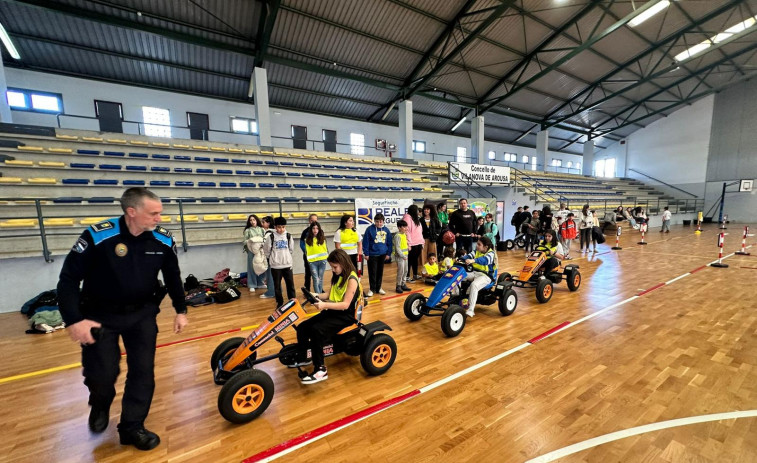 La Policía Local de Vilanova forma a los escolares en seguridad vial