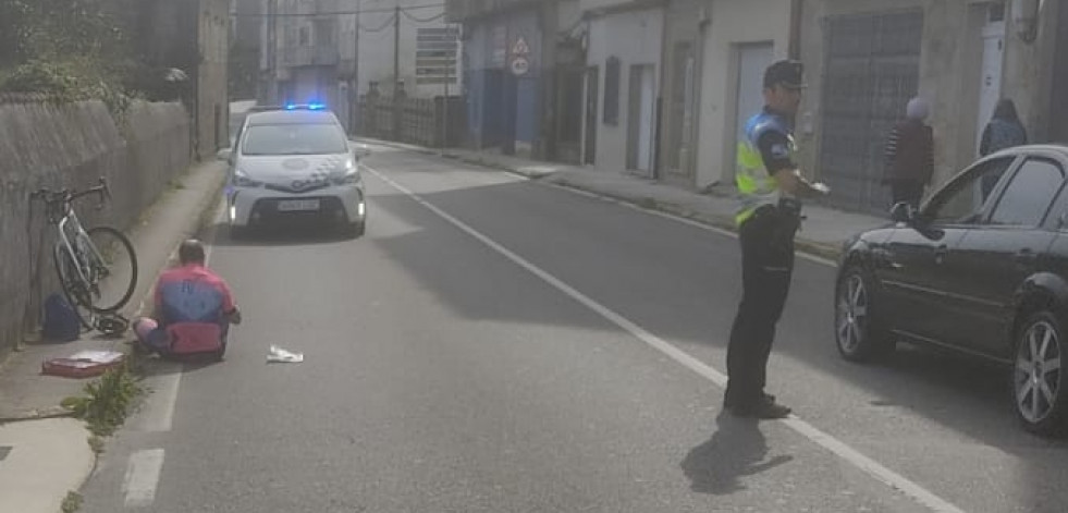 Herido un ciclista en un accidente registrado en el lugar de San Lázaro, cerca de la estación de autobuses de A Pobra