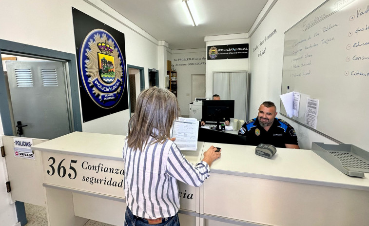 Una llamada desde Madrid y la Policía de Vilanova salvan la vida a un anciano