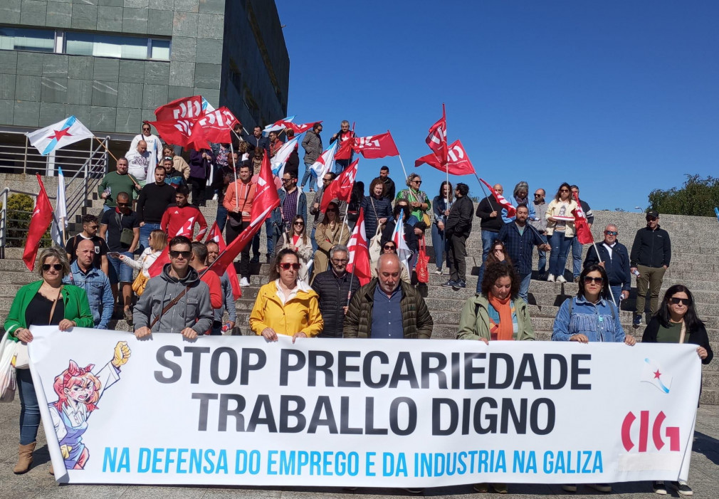 Delegados de la CIG se manifiestan por un trabajo digno y para poner freno a la precariedad laboral