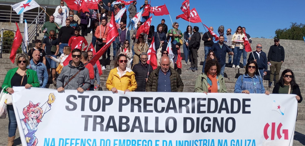 Delegados de la CIG se manifiestan por un trabajo digno y para poner freno a la precariedad laboral