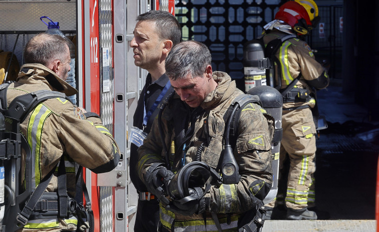 Rescatan a cinco personas por un incendio en el sótano de Procoarsa