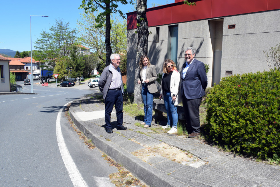 Isabel Couselo Bello Maneiro carreteras Valga Diputación