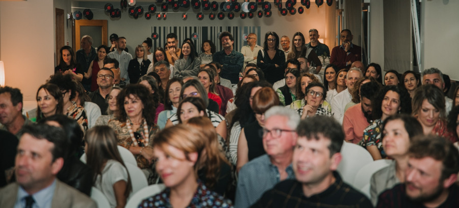 “Fálame sempre” triunfa en su décimo aniversario en Boiro