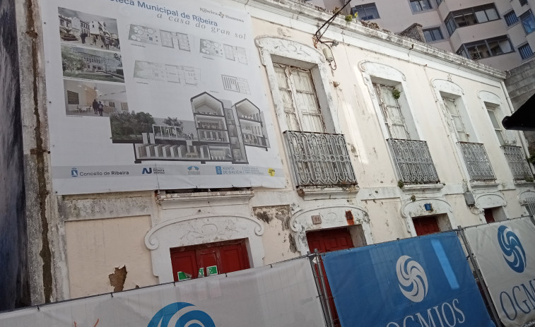 El Ayuntamiento de Ribeira rescinde el contrato de la obra de la biblioteca tras diez meses sin haberse empezado