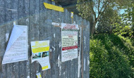 Valga recuerda que la pegada de carteles en el mobiliario urbano conlleva multas