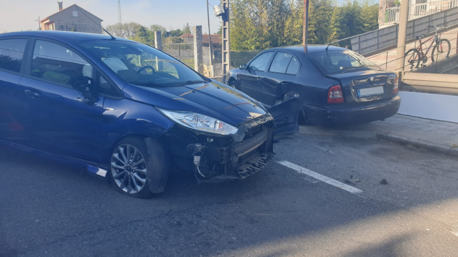 Una vecina de Vilanova resulta herida en un accidente de tráfico ocurrido en Cambados